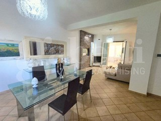 Villa in Vendita a Valderice, 340'000€, 300 m²