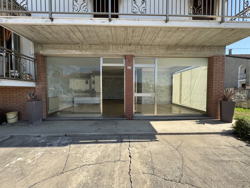 Negozio in Affitto a Pojana Maggiore, 400€, 78 m²