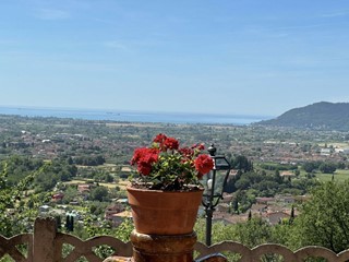 Casa Indipendente in Vendita a Fosdinovo, zona Caniparola, 648'000€, 250 m²