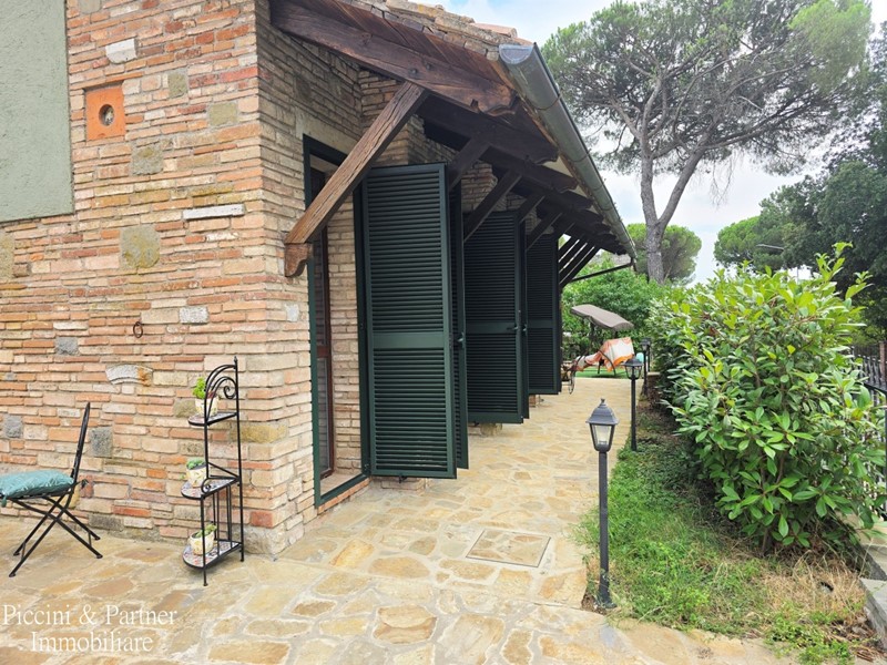 Casa Indipendente in Vendita a Passignano sul Trasimeno, zona Castel Rigone, 241'000€, 126 m²