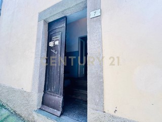 Appartamento in Vendita a Roccastrada, zona Roccatederighi, 60'000€, 115 m²
