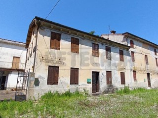 Rustico in Vendita a Vicenza, 350'000€, 650 m², con Box