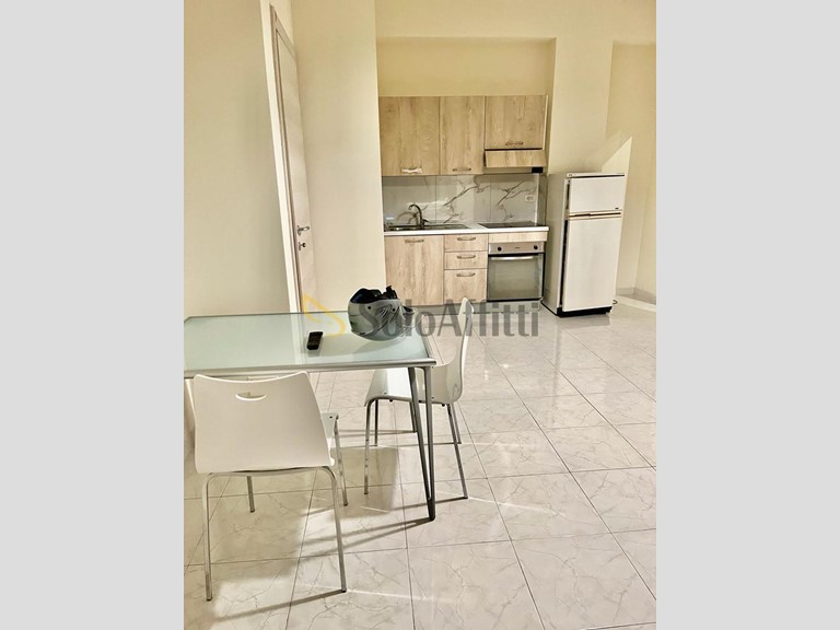 Bilocale in Affitto a Pescara, zona Corso Vittorio Emanuele, 520€, 50 m², arredato