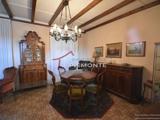 Quadrilocale in Vendita a Borgomanero, 135'000€, 126 m²