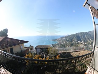 Casa Indipendente in Vendita a Ventimiglia, 450'000€, 111 m²