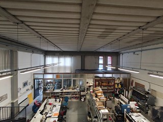 Capannone in Vendita a Lucca, zona San Filippo, 340'000€, 330 m²