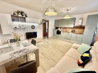 Trilocale in Vendita a Cecina, zona Cecina Marina, 249'000€, 60 m², arredato