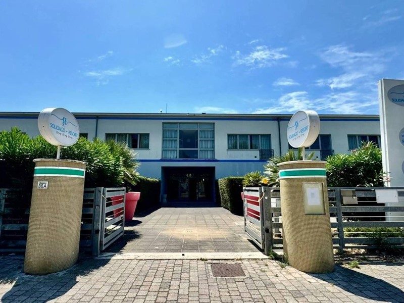 Bilocale in Vendita a Pisa, zona Calambrone, 195'000€, 70 m², arredato