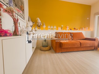 Bilocale in Vendita a Pisa, zona Calambrone, 330'000€, 70 m², arredato