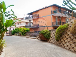 Attico in Vendita a Motta Sant'Anastasia, 69'900€, 74 m²