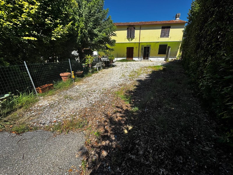 Casa Semi Indipendente in Vendita a Pietrasanta, 200'000€, 120 m²