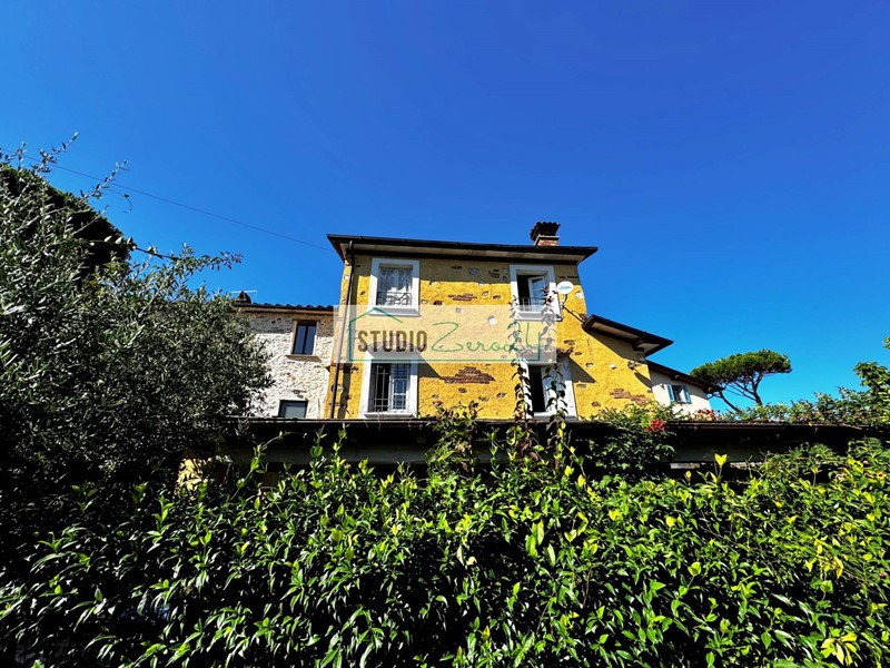 Casa Semi Indipendente in Vendita a Pietrasanta, 450'000€, 140 m²