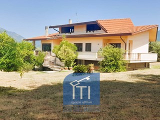 Casa Semi Indipendente in Vendita a Sant'Elia Fiumerapido, 324'000€, 241 m²