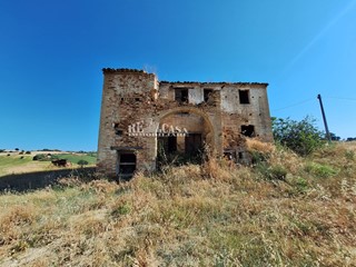 Rustico in Vendita a Monteprandone, 300'000€, 300 m²
