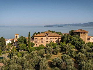 Villa in Vendita a Magione, 1'700'000€, 1550 m²