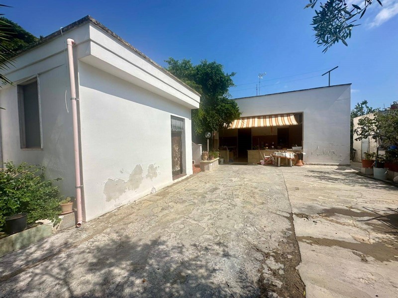 Villa in Vendita a Lecce, 90'000€, 120 m²