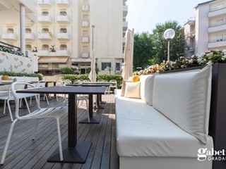 Attività commerciale in Vendita a Cattolica, 2'200'000€, 2944 m²