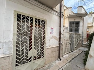 Casa Indipendente in Vendita a Canosa di Puglia, 74'999€, 123 m²