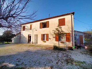 Casa Indipendente in Vendita a Senigallia, 185'000€, 240 m²