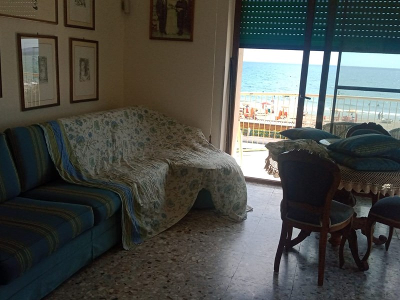 Quadrilocale in Affitto a Minturno, zona scauri, 990€, 110 m², arredato