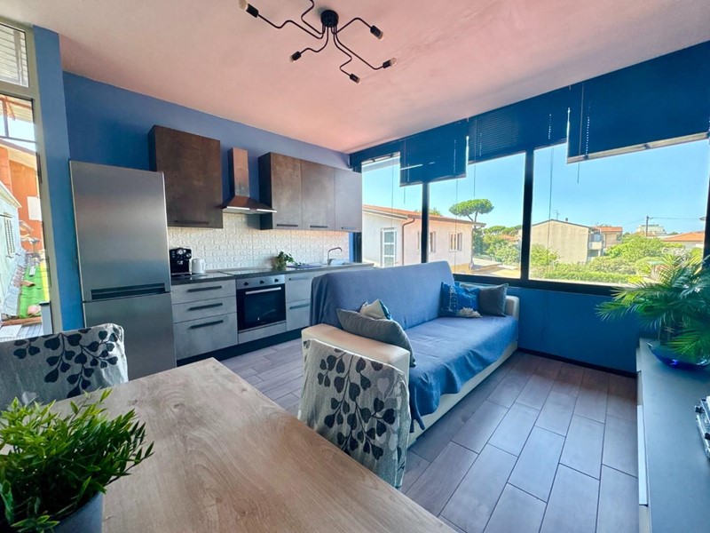 Quadrilocale in Vendita a Viareggio, zona Torre Del Lago Puccini, 179'000€, 70 m², arredato, con Box