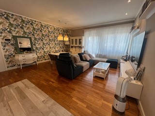 Appartamento in Vendita a Camaiore, zona Capezzano Pianore, 260'000&euro;, 90 m², arredato