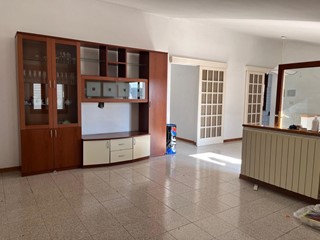 Villa bifamiliare in Vendita a Agliana, 380'000&euro;, 330 m²