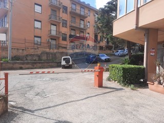 Appartamento in Vendita a Caltanissetta, 100'000€, 107 m²