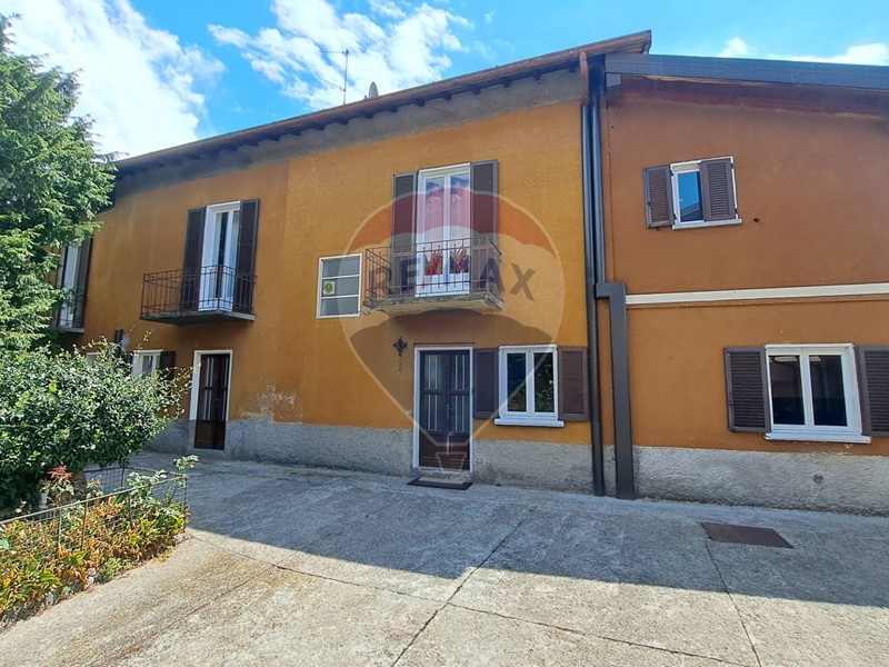 Casa Indipendente in Vendita a Varese, 253'000€, 250 m²