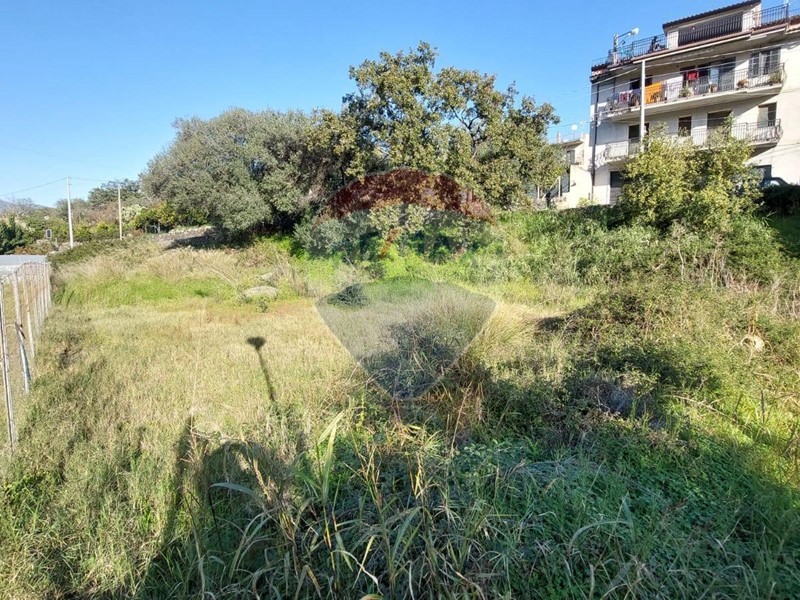 Terreno edificabile in Vendita a Motta Camastra, 70'000€, 950 m²