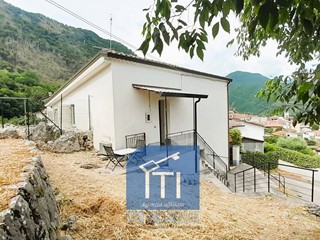 Trilocale in Vendita a Sant'Elia Fiumerapido, 15'000€, 55 m²