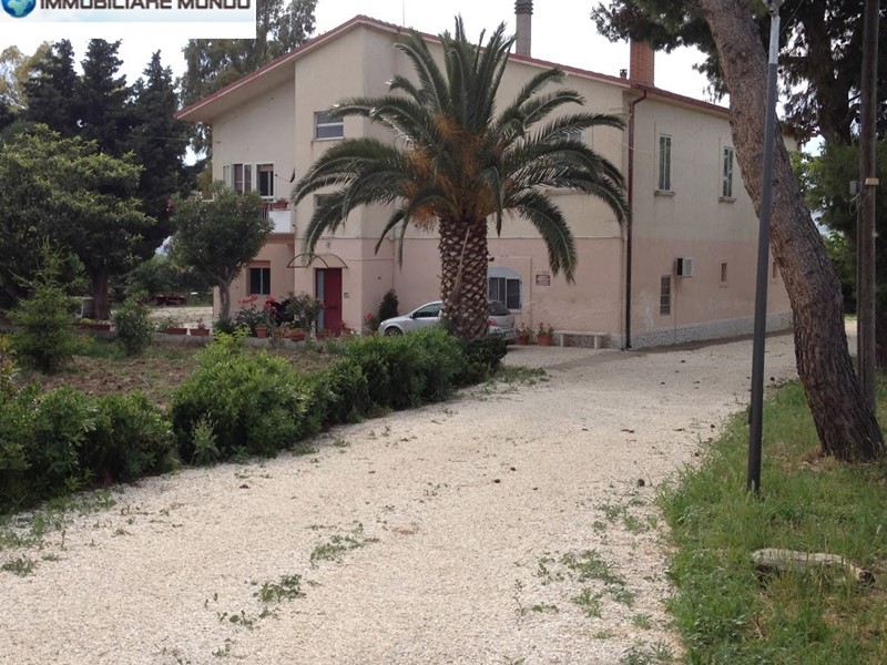 Rustico in Vendita a Termoli, 200'000€, 500 m²