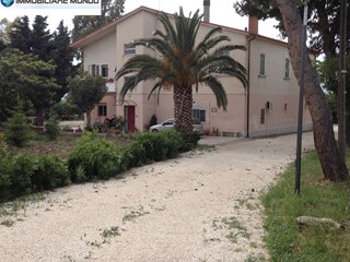 Rustico in Vendita a Termoli, 200'000€, 500 m²