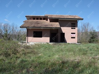 Villa in Vendita a Isernia, 180'000€, 477 m²