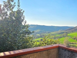 Casa Semi Indipendente in Vendita a Castiglione in Teverina, 160'000€, 296 m², con Box