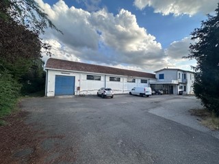 Capannone in Vendita a Rovigo, 380'000€, 1200 m²