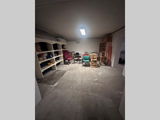 Box in Vendita a Rovigo, 55'000€, 220 m²