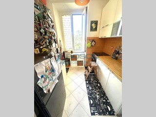Trilocale in Vendita a La Spezia, zona Est, 110'000€, 64 m²