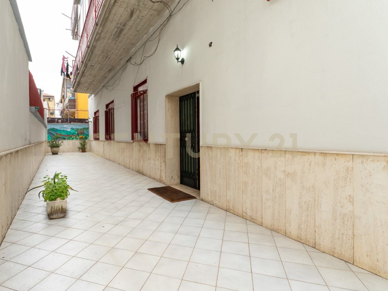 Quadrilocale in Vendita a Catania, 110'000&euro;, 100 m²