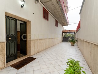 Quadrilocale in Vendita a Catania, 110'000&euro;, 100 m²