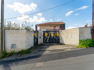 Appartamento in Vendita a Mascalucia, 300'000€, 250 m²
