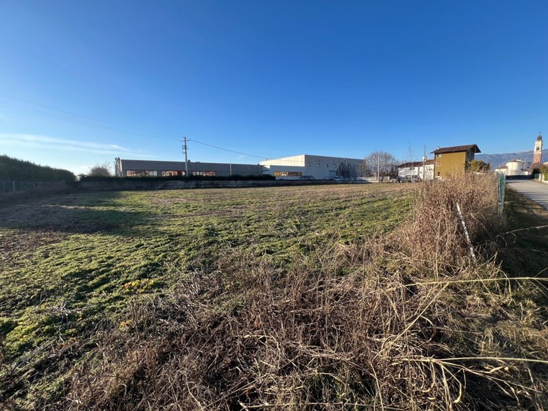 Terreno edificabile in Vendita a Cassola, 250'000€, 4400 m²