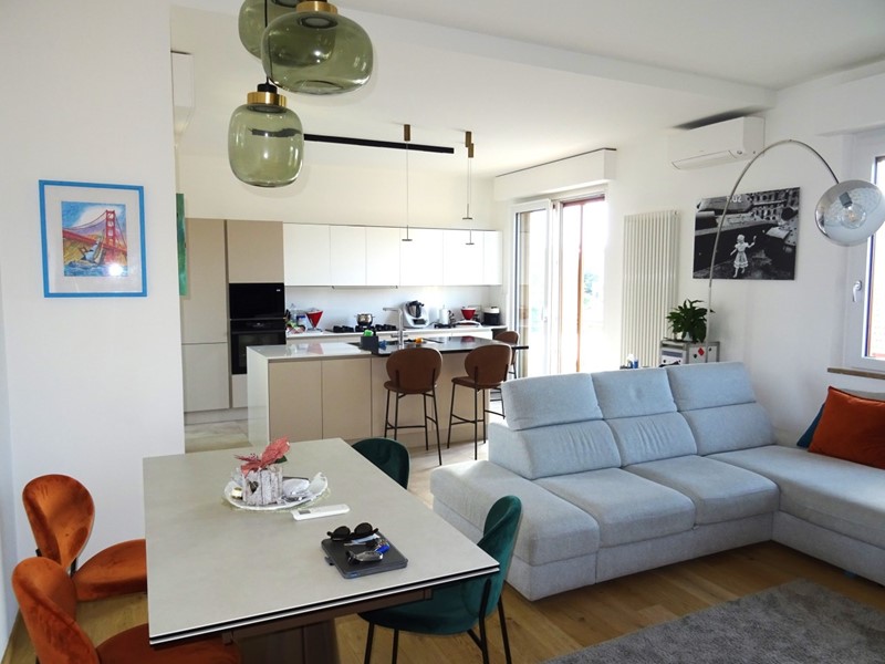 Trilocale in Vendita a Senigallia, zona Montagnola, 385'000€, 115 m², arredato, con Box