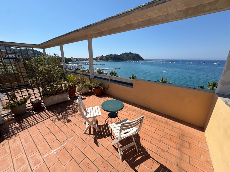 Trilocale in Affitto a Sestri Levante, zona centro, 2'000€, 59 m², arredato