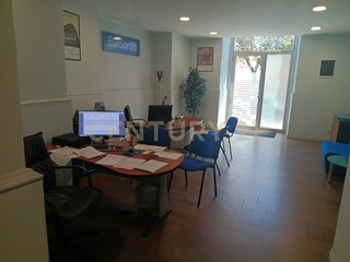 Immobile commerciale in Vendita a Catania, 190'000&euro;, 110 m²