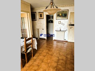 Appartamento in Vendita a Massa, zona Romagnano, 160'000&euro;, 110 m², arredato, con Box