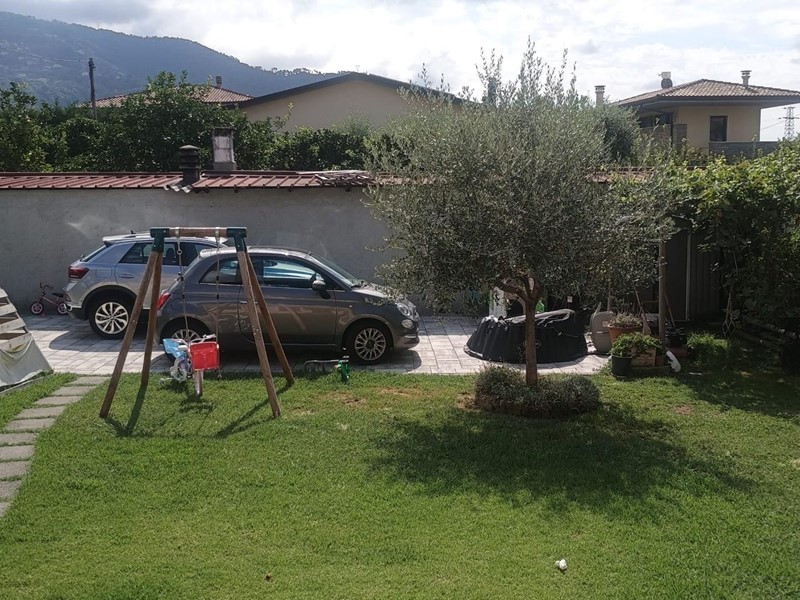 Casa Semi Indipendente in Vendita a Massa, zona Mirteto, 310'000&euro;, 95 m², arredato