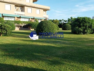 Appartamento in Vendita a Montignoso, zona Cinquale, 890'000€, 150 m²