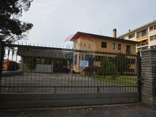 Capannone in Affitto a Varese, 2'000&euro;, 400 m²
