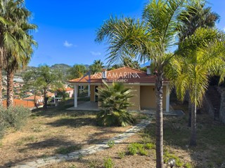 Villa in Vendita a Bordighera, 650'000€, 190 m²